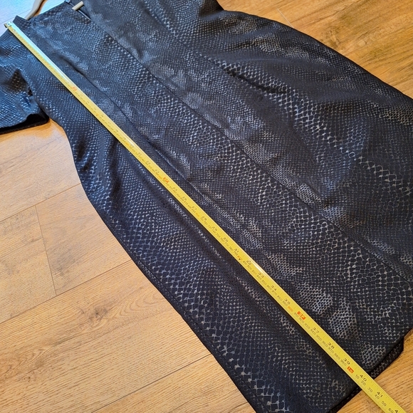 Jones New York tailored Black Snakeskin Midi Dress sz 10 - Picture 9 of 15